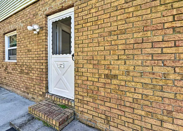 '1 Ocean Fun:' Emerald Isle Apt, Steps To Beaches!